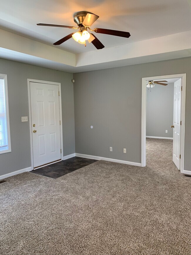 Foto del edificio - Prime Location! Beautiful 3Br/2 BA Just Minutes from Post!?