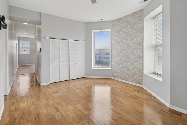 Foto del edificio - 1635 S Christiana Ave