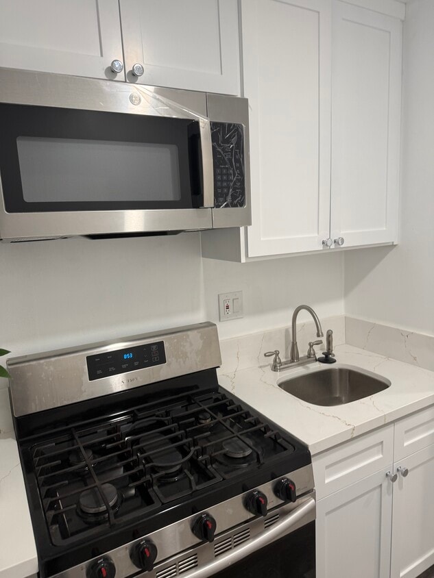 Foto del edificio - 1302 W 127th St