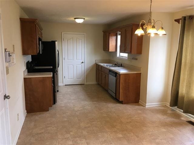 Building Photo - Cute Ranch Style Home with no breed restri...