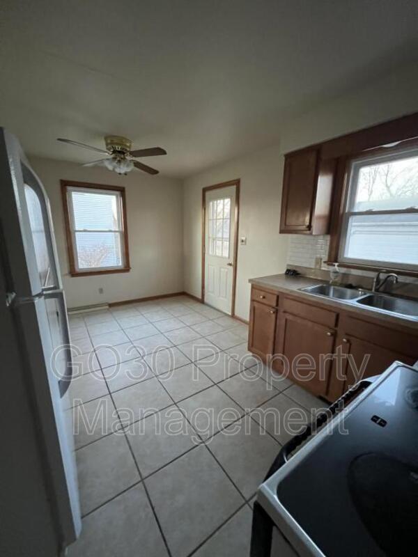 9909 Struthers Rd, New Middletown, OH 44442 Condo for Rent in New