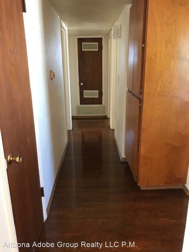 Building Photo - 3 br, 2 bath House - 616 W. Trails End