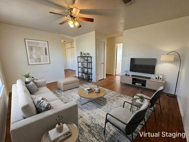 Building Photo - 1603 Cedarhill Dr
