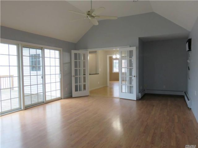 Primary Photo - 143 5th Ave