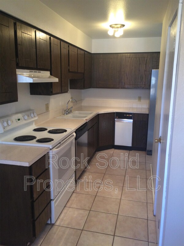 Building Photo - 3061 Reed Ave