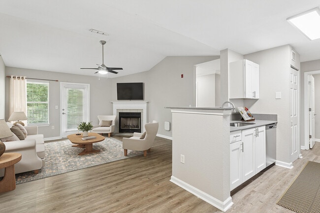Building Photo - Stoneridge Farms Apartments