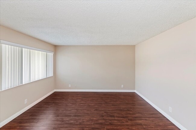 Building Photo - 800 Meyer Lane