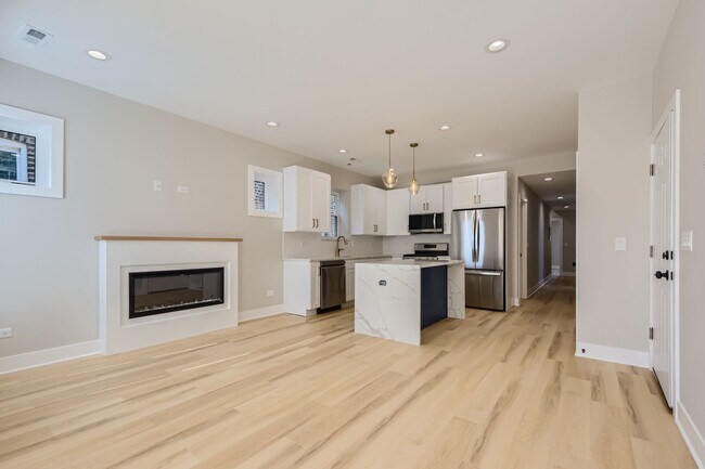 Foto del edificio - 4908 N Rockwell St