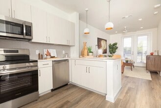 Building Photo - 1690 North Loop