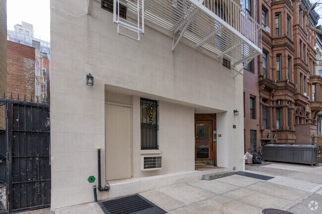 Foto del edificio - 2 W 90th St