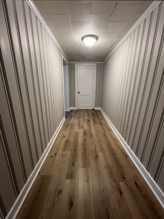 Building Photo - 605 C St