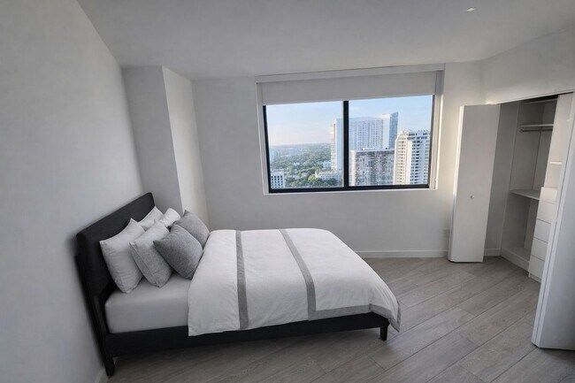 Foto del edificio - 501 NE 31st St