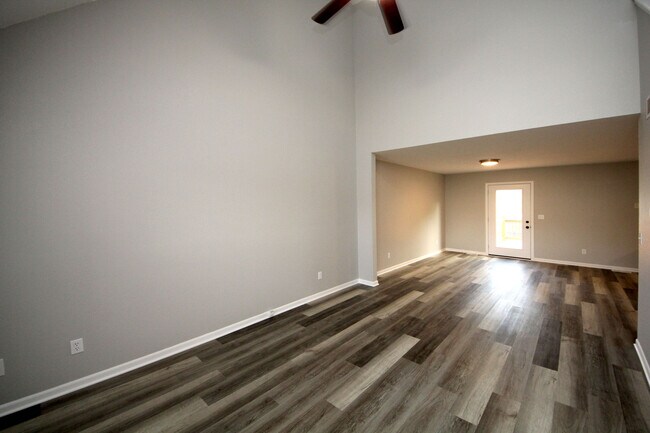 Vaulted Ceilings in living room - 1879 Chickadee Dr