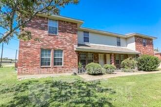 Building Photo - 1604 Inca Dr