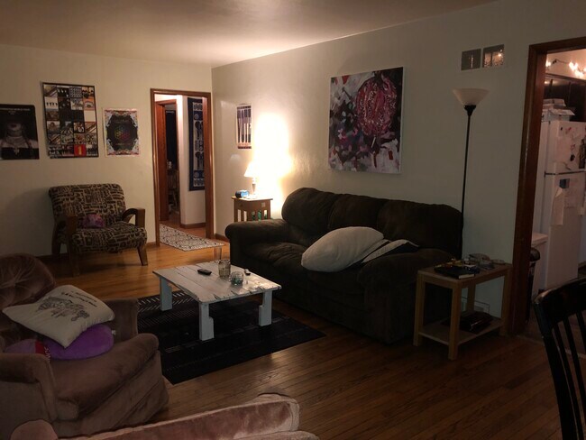 Living Room - 809 S Park Ave