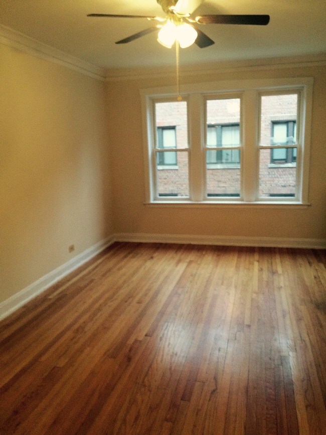 Foto del edificio - 426 W Briar Pl