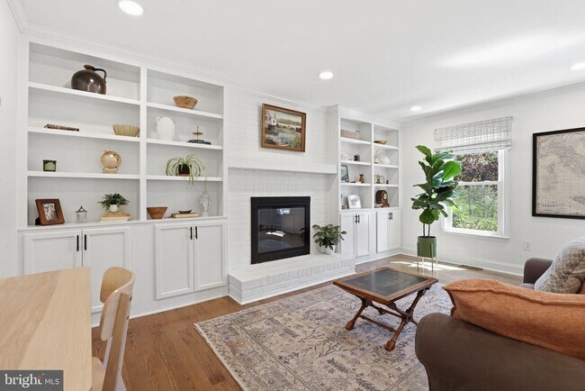 Building Photo - 20019 Great Falls Forest Dr