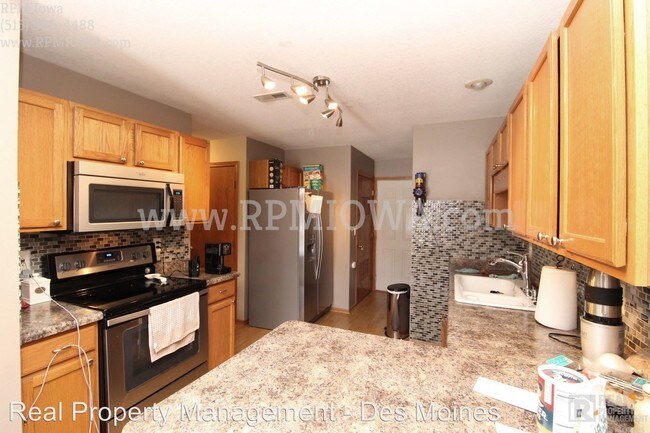 Foto del edificio - 6800 Ashworth Rd