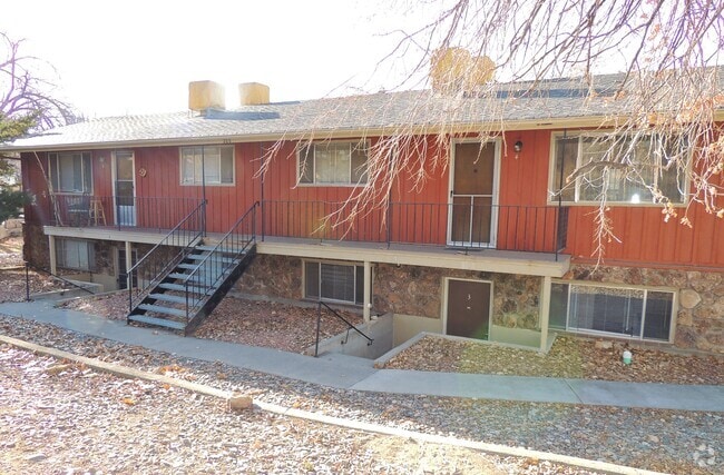 Building Photo - 208 Park Dr