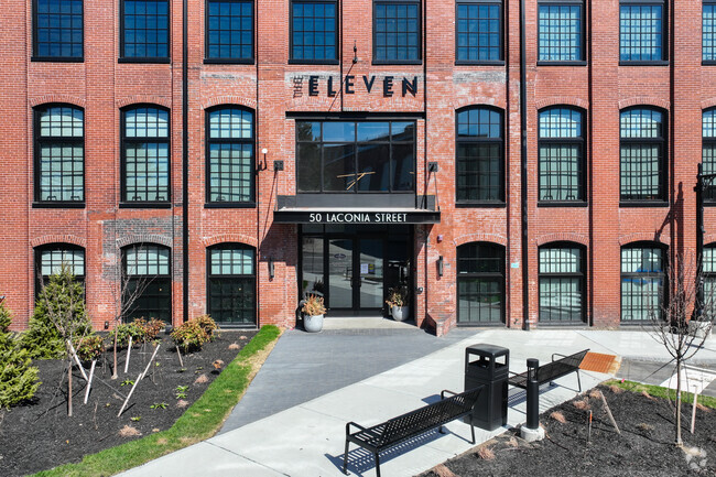 Foto del edificio - The Eleven