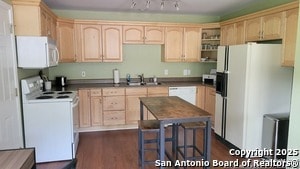 Primary Photo - 1108 Canyon Dr