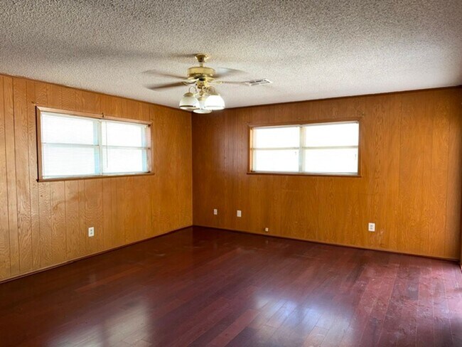 Foto del edificio - 5101 Lake Moor Dr