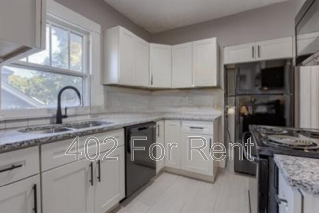 Foto del edificio - 4332 Fowler Ave