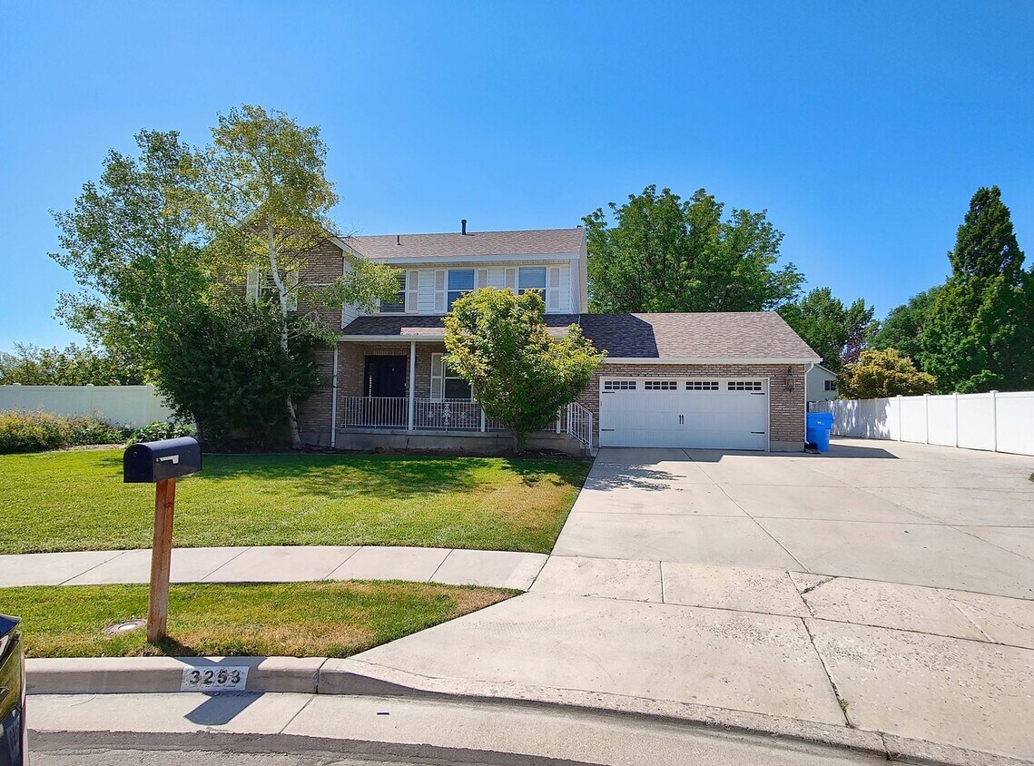 Foto principal - Beautiful 5 Bd. 3.5 Bath Home w/Mother-In-...