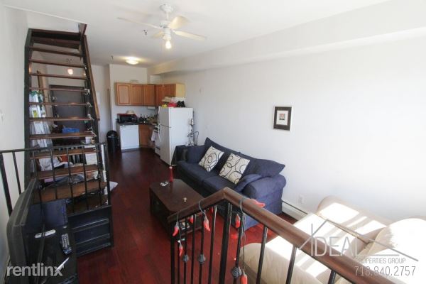 Primary Photo - 223 Montrose Ave