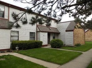 Building Photo - 45 Vine St