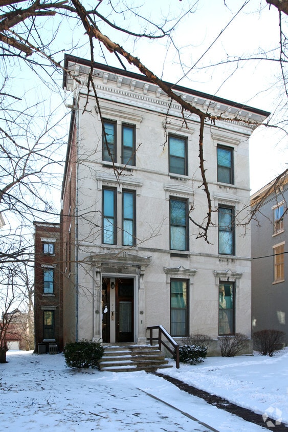 Primary Photo - 1027 S 4th St
