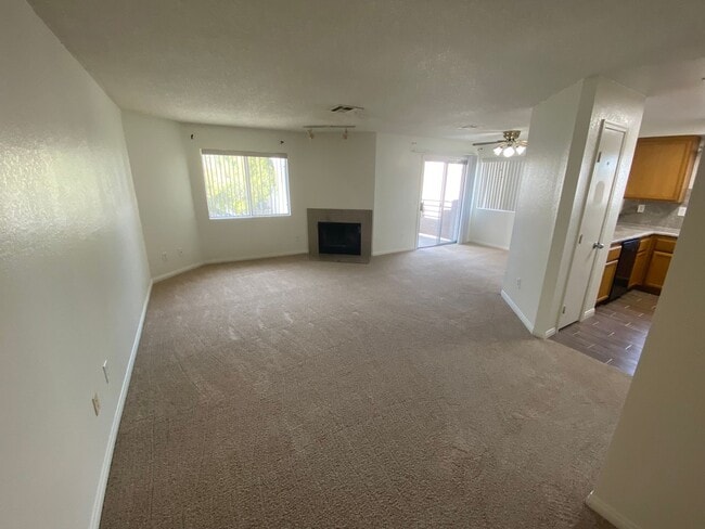 Building Photo - Tamarus