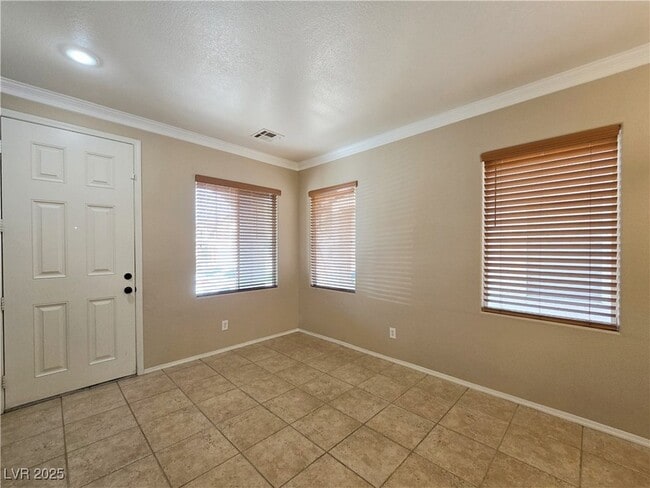 Building Photo - 5431 W Hasley Canyon Ave