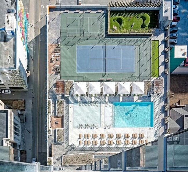 Foto del edificio - Highrise Condo in the Heart of Music City!