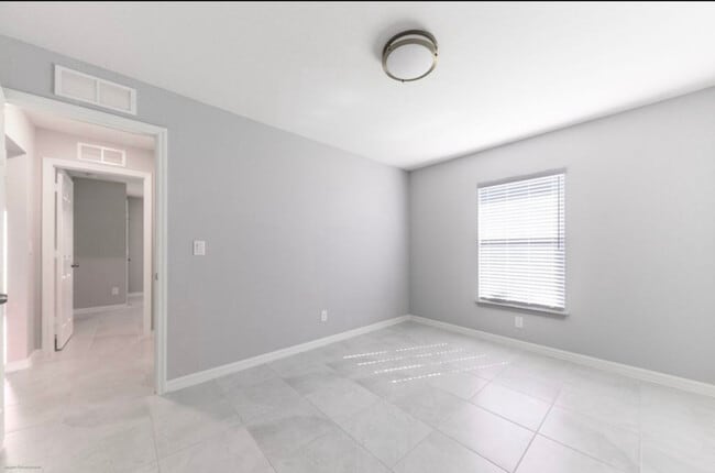 Building Photo - 25583 Deep Creek Blvd