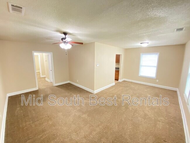 Building Photo - 3218 Hardin