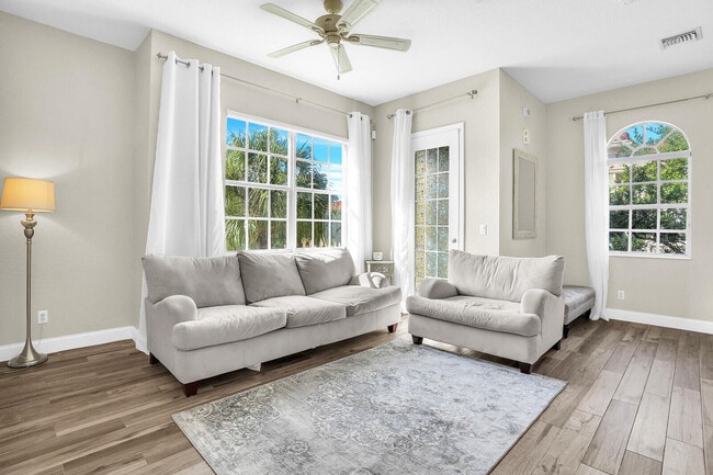 Building Photo - 4971 Bonsai Cir