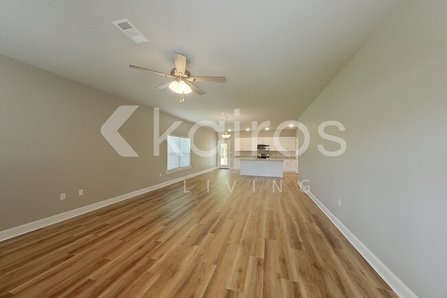 Building Photo - 22871 Balsam Dr