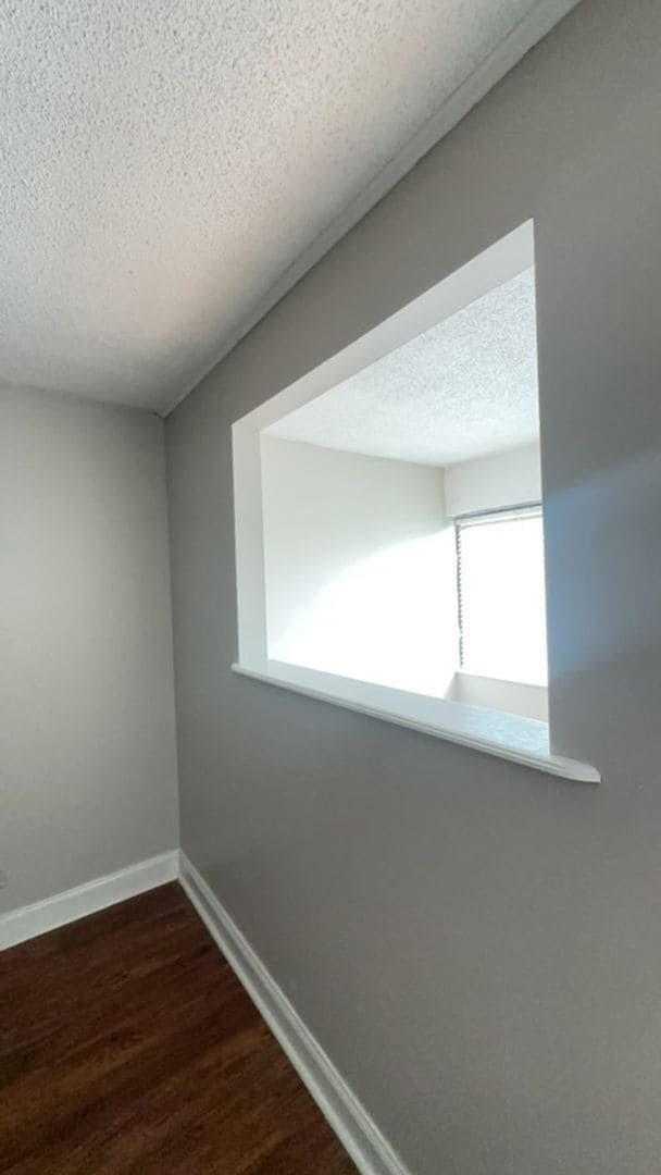 Foto del edificio - University Towers- 1bd/1ba Apartment Available for Fall 2026!