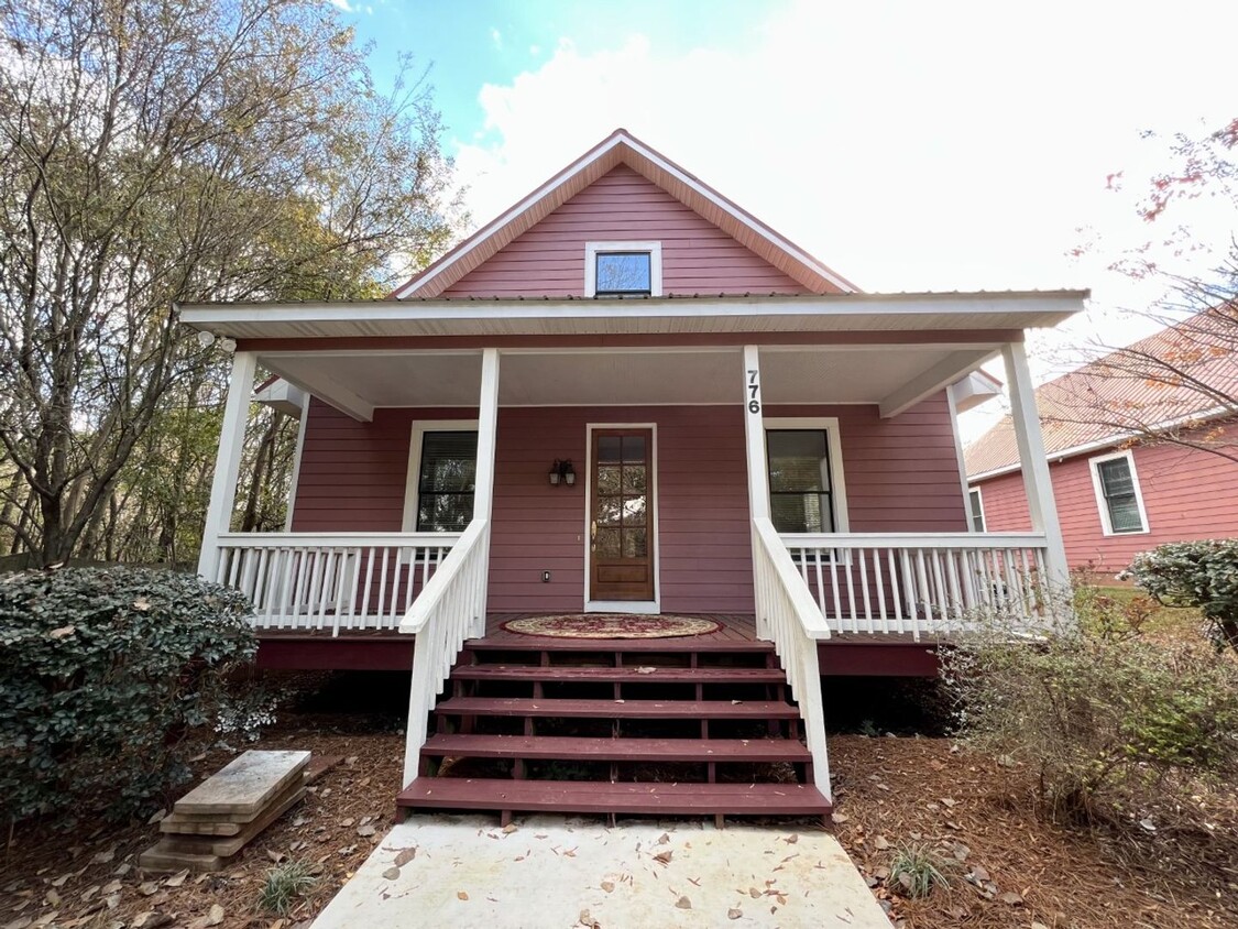 PRE-LEASING FOR AUGUST 2026! - PRE-LEASING FOR AUGUST 2026!