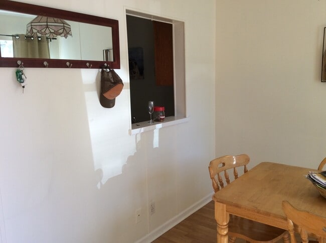 Building Photo - 76 Glenridge