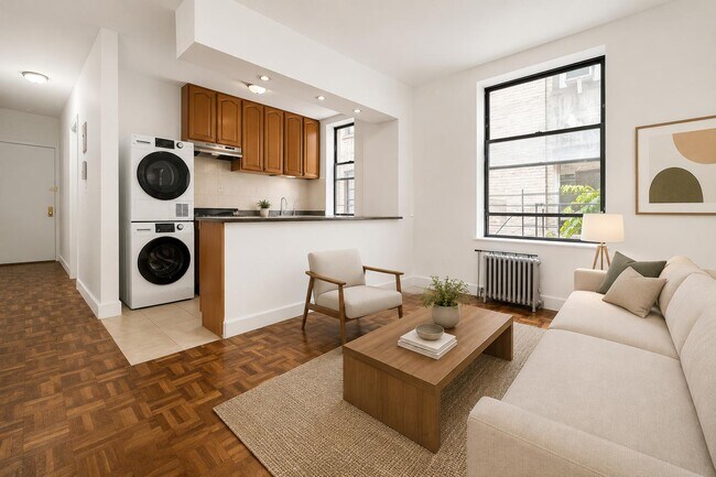 Building Photo - 529 W 151st St