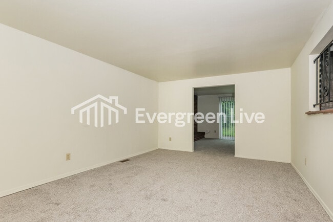 Building Photo - 6291 Leawood Dr