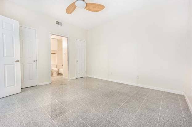 Building Photo - 10855 Meadowglen Ln