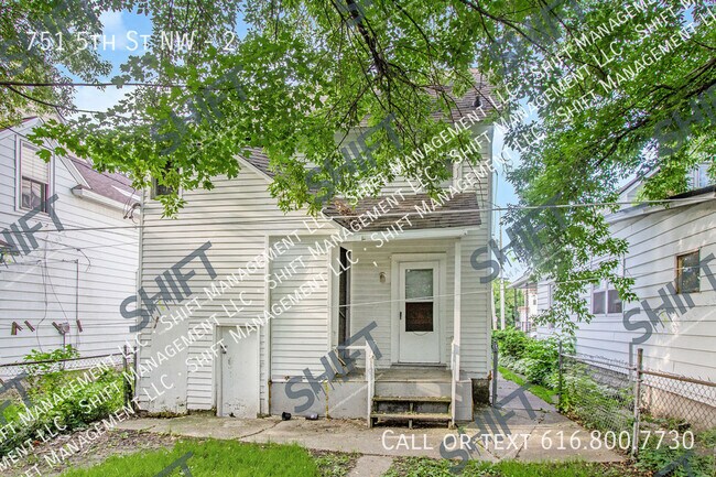 Foto del edificio - 751 5th St NW