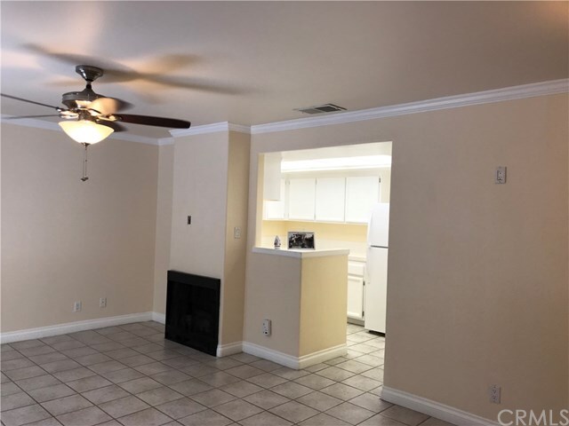Foto del edificio - 8167 Vineyard Ave
