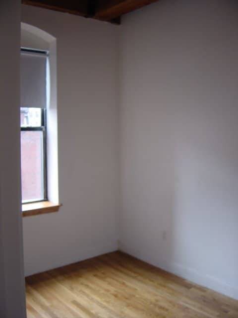 Building Photo - 9 Knapp St