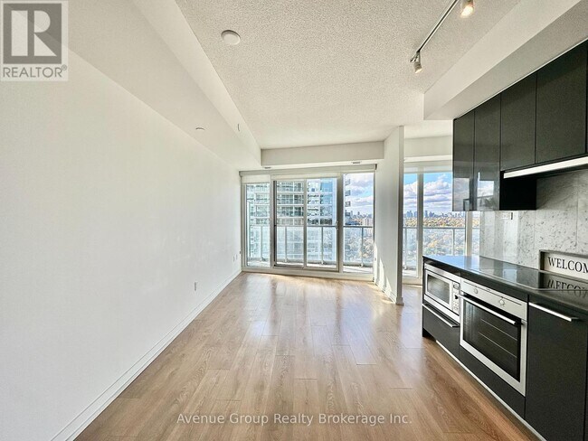 Building Photo - 115 McMahon Dr