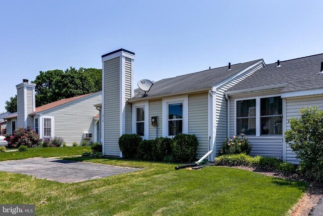 Foto del edificio - 816 Chadwick Cir