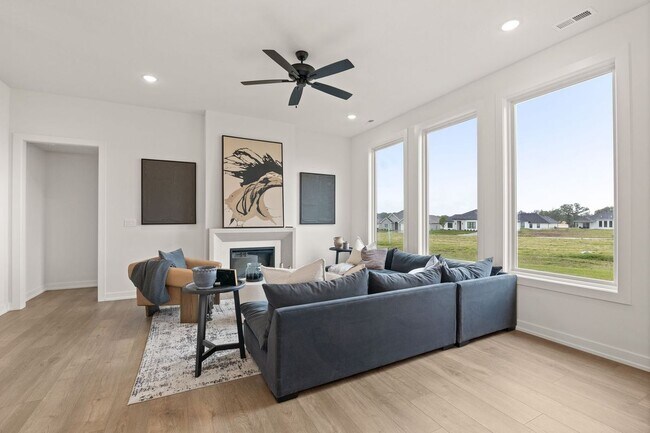 Building Photo - 4613 Estacada Dr